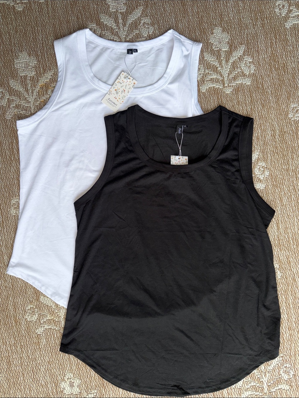 NWT Automet Everyday Scoop Neck Tank Top in Black and White